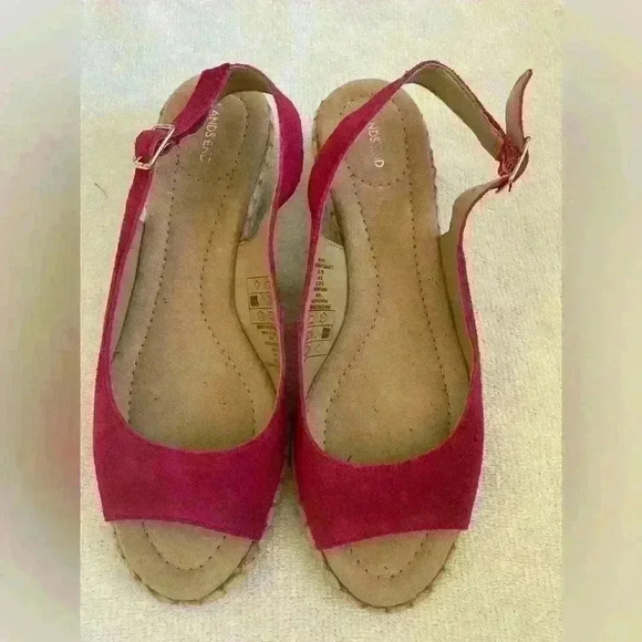 Lands' End Shoes - Women’s, Lands End size7 sling back heel sandals with peep toe